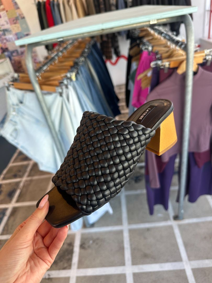 LA TRIBE Heels, 37