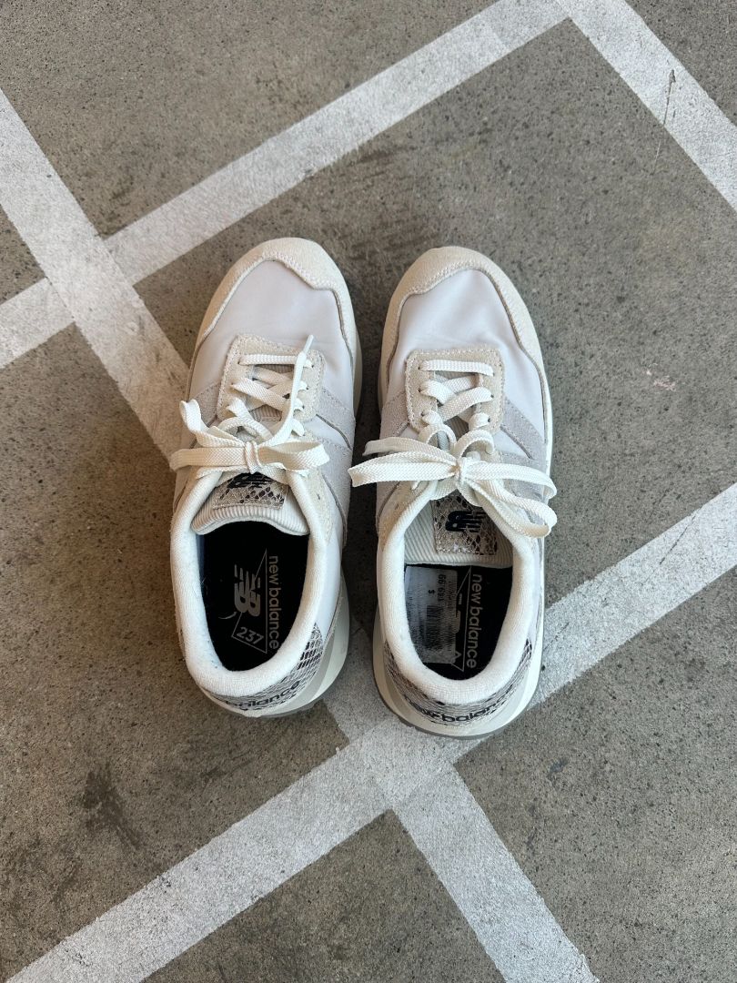 New Balance Sneakers, 40.5