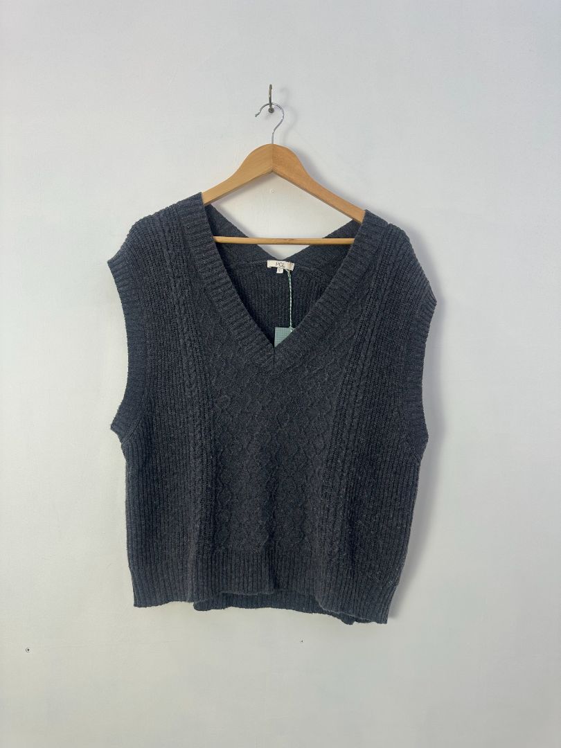 POL Vest, L