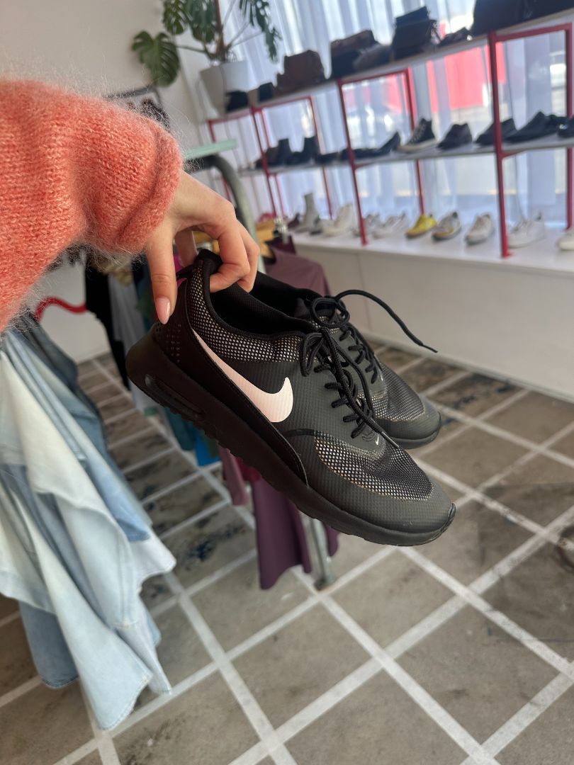 Nike Sneakers, 39