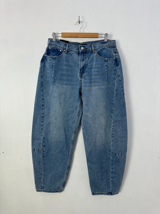 Among the brave Jeans, 12