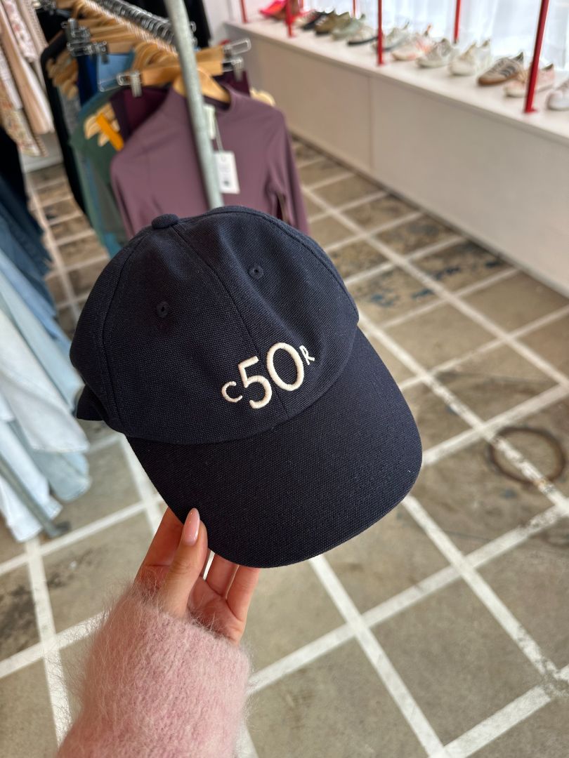 Country Road Cap, OS