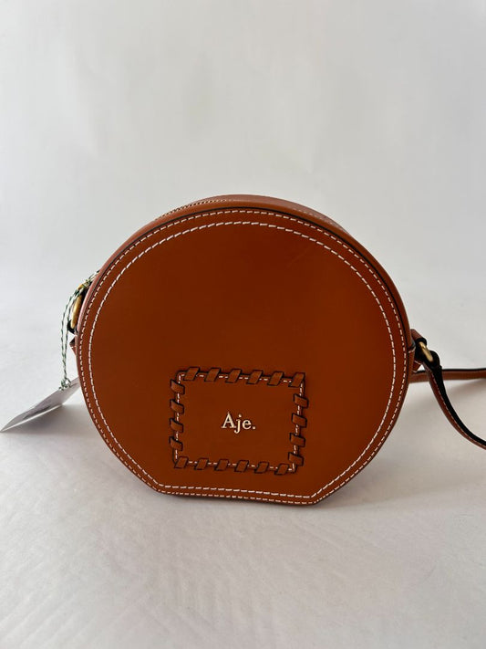 Aje. Bag m i n t .