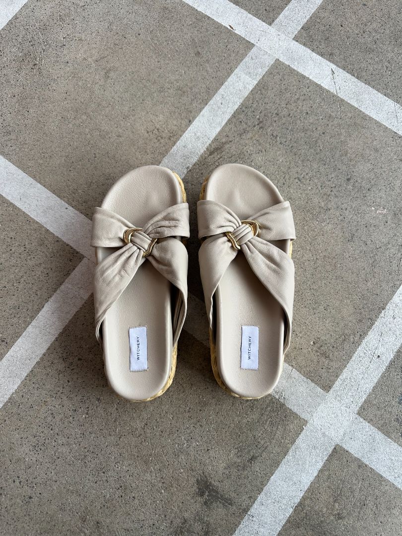 WITCHERY Sandals, 40