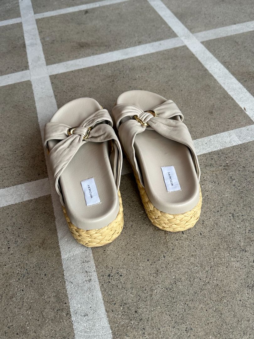 WITCHERY Sandals, 40