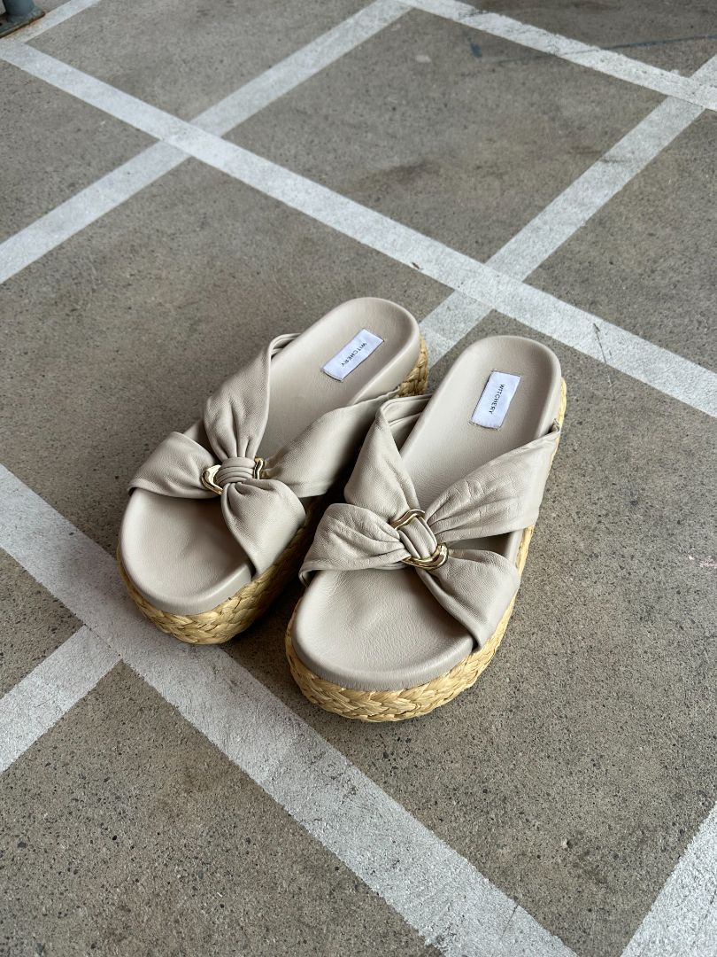 WITCHERY Sandals, 40