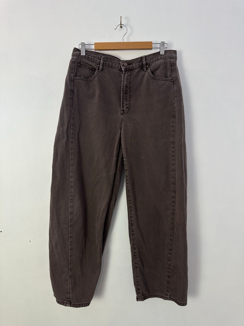 among the brave Jeans, 12