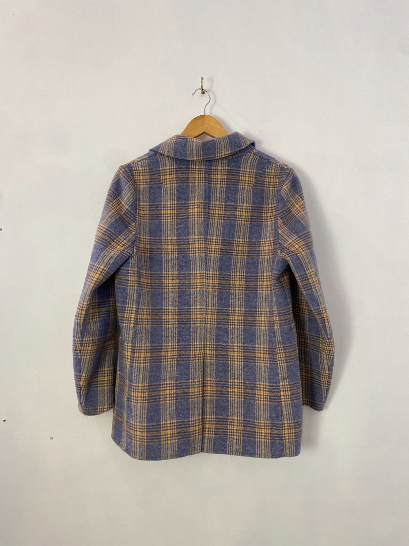 Max Coat, 10