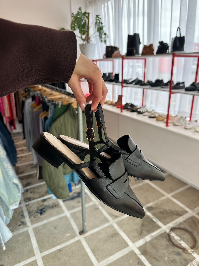 Jo Mercer Heels, 40