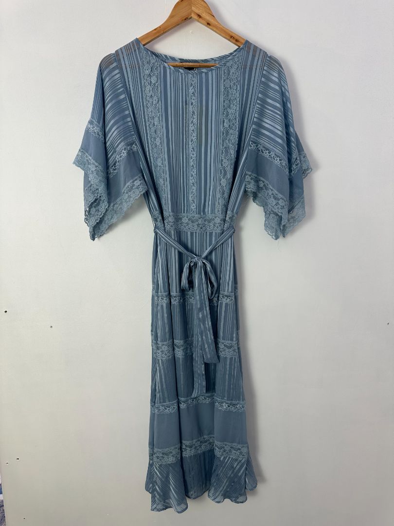 G.D.S Midi Dress, M