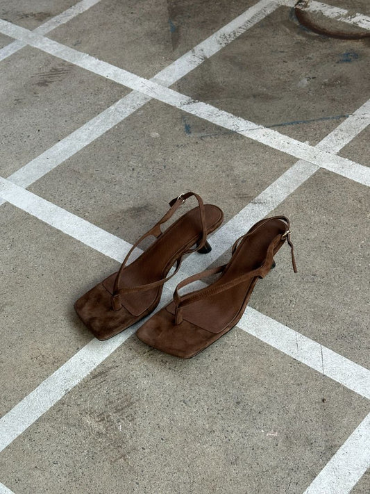 AERE Heels, 8