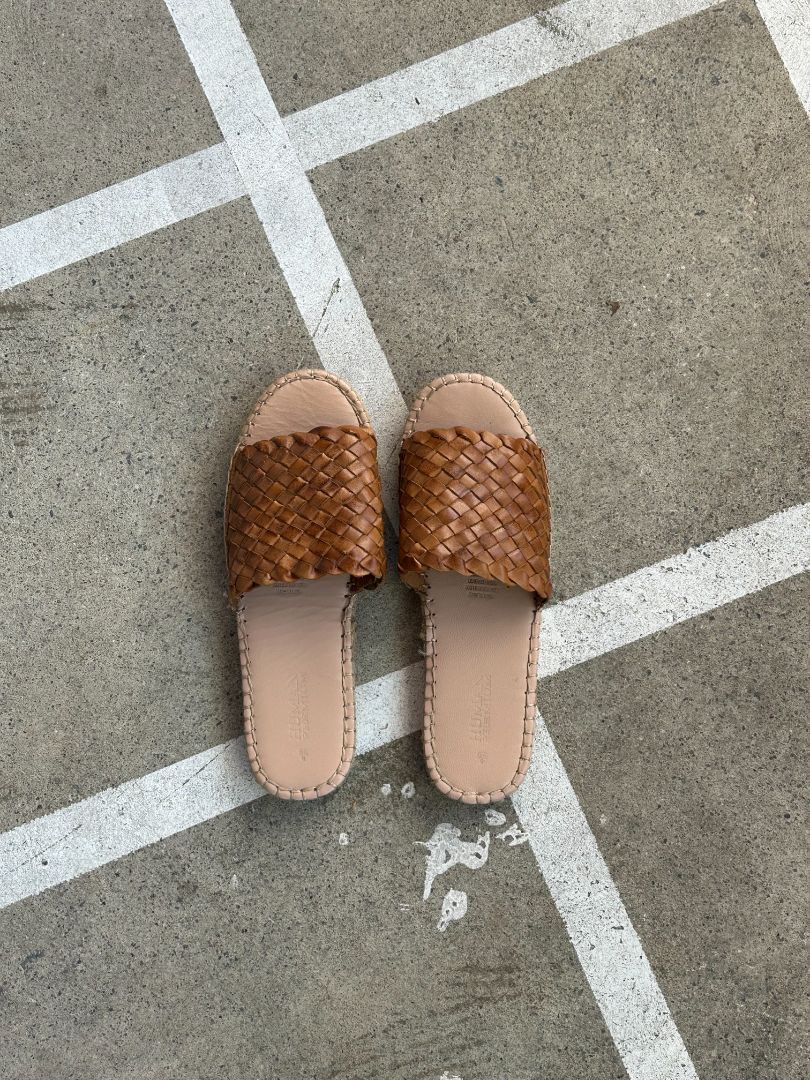 Human Premium Sandals, 39 / 8