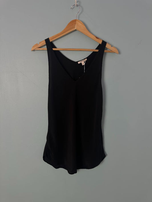 juliette hogan Singlet, 6