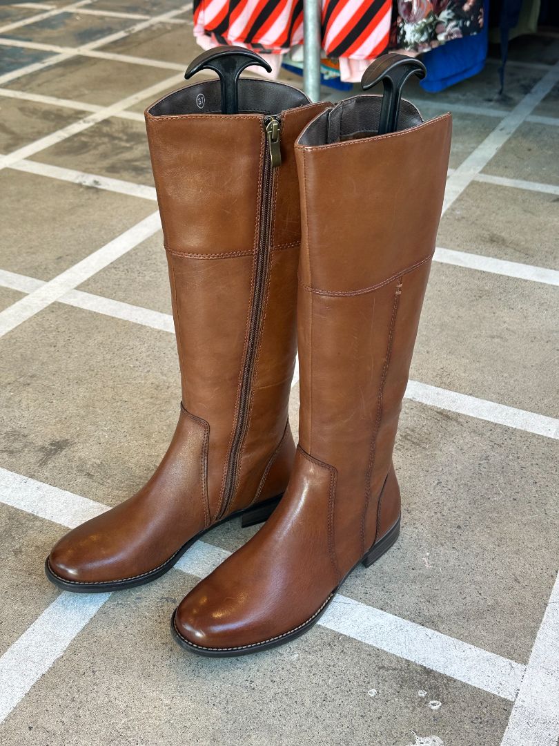 Isabella Anselmi Boots, 37