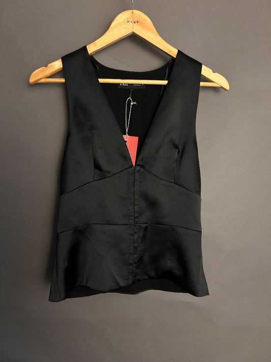 Zara Vest, M