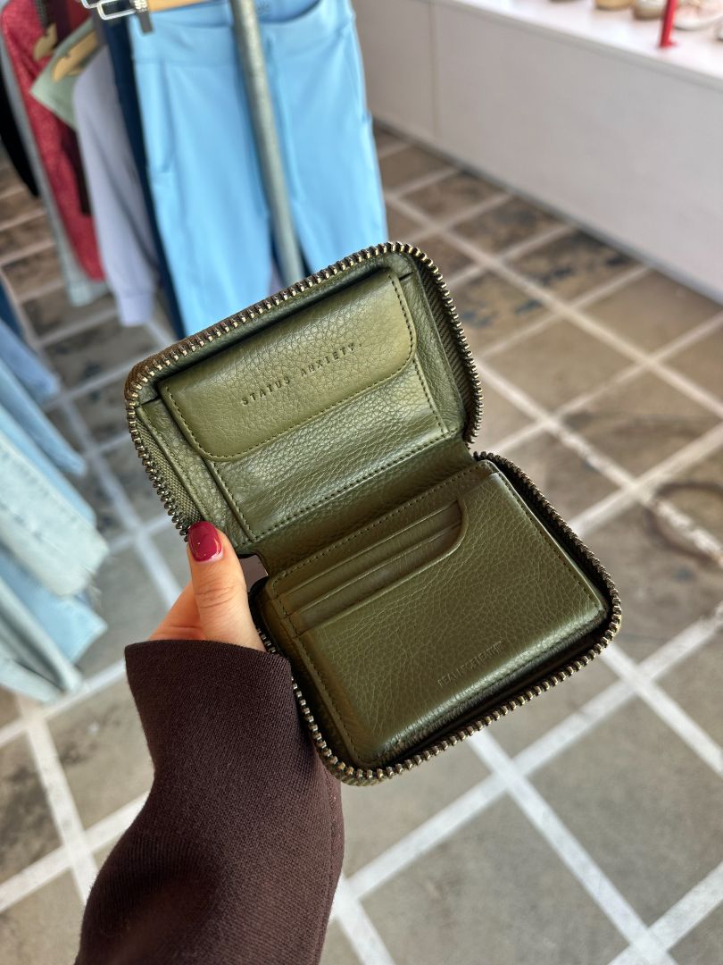 STATUS ANXIETY Wallet, mint