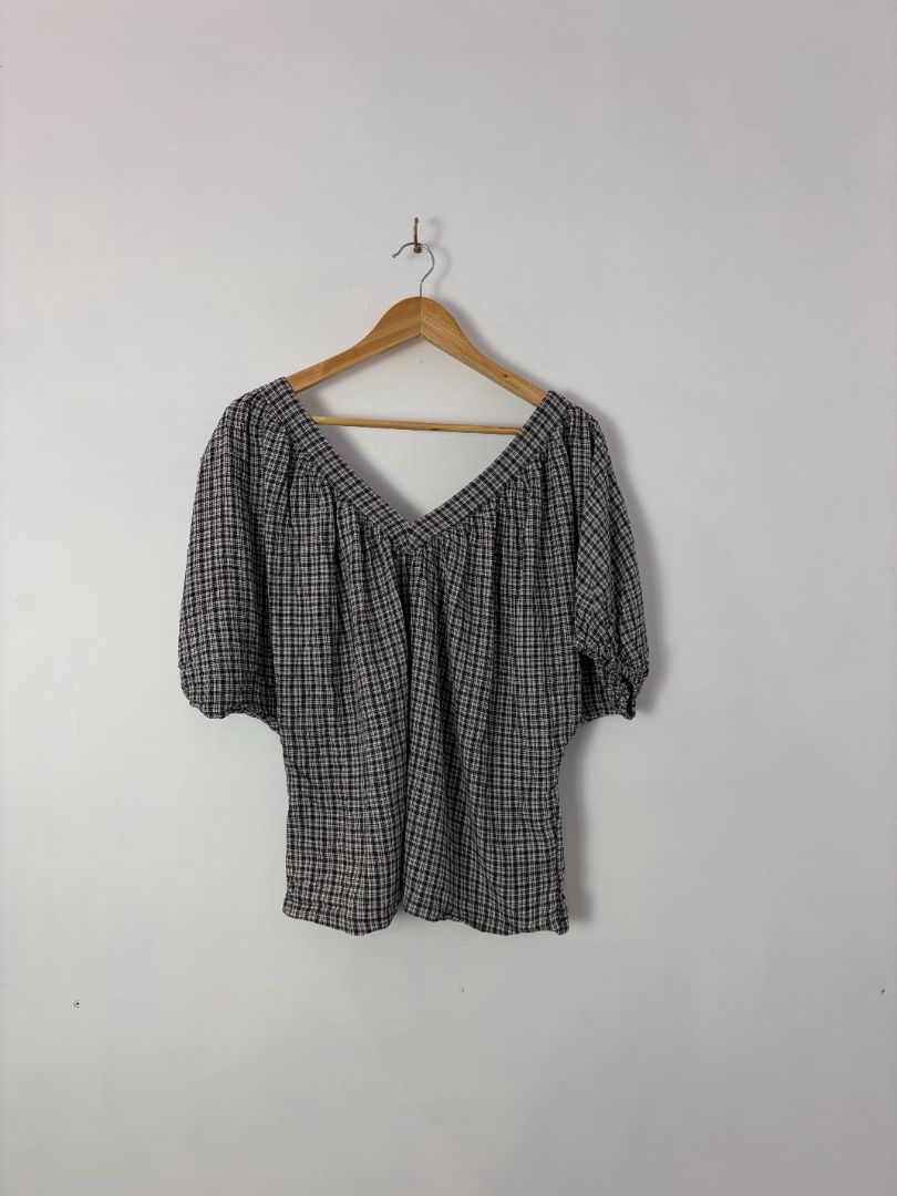 Max Blouse, 10