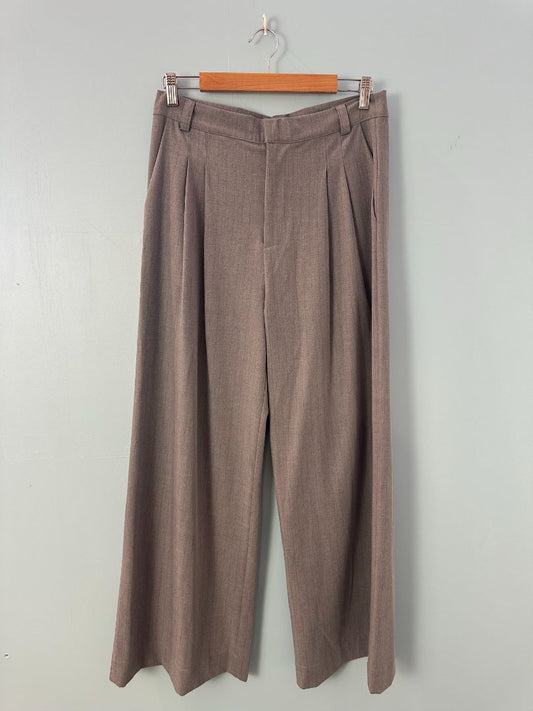 stories be told Trousers, 12