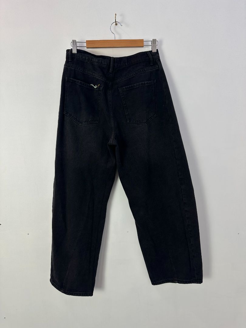 among the brave Jeans, 12