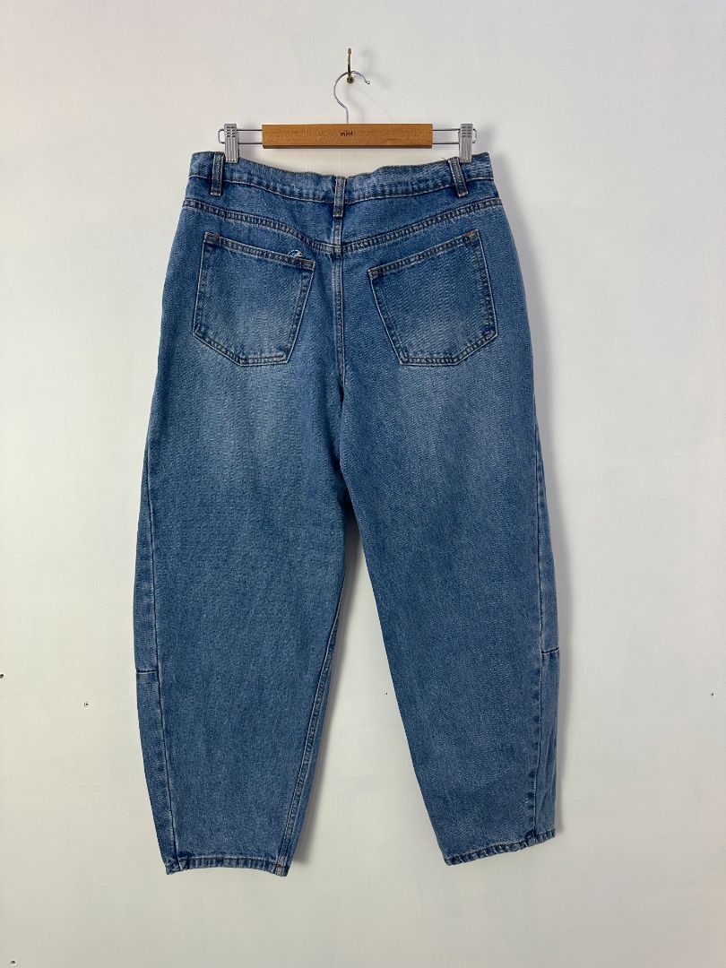 among the brave Jeans, 12