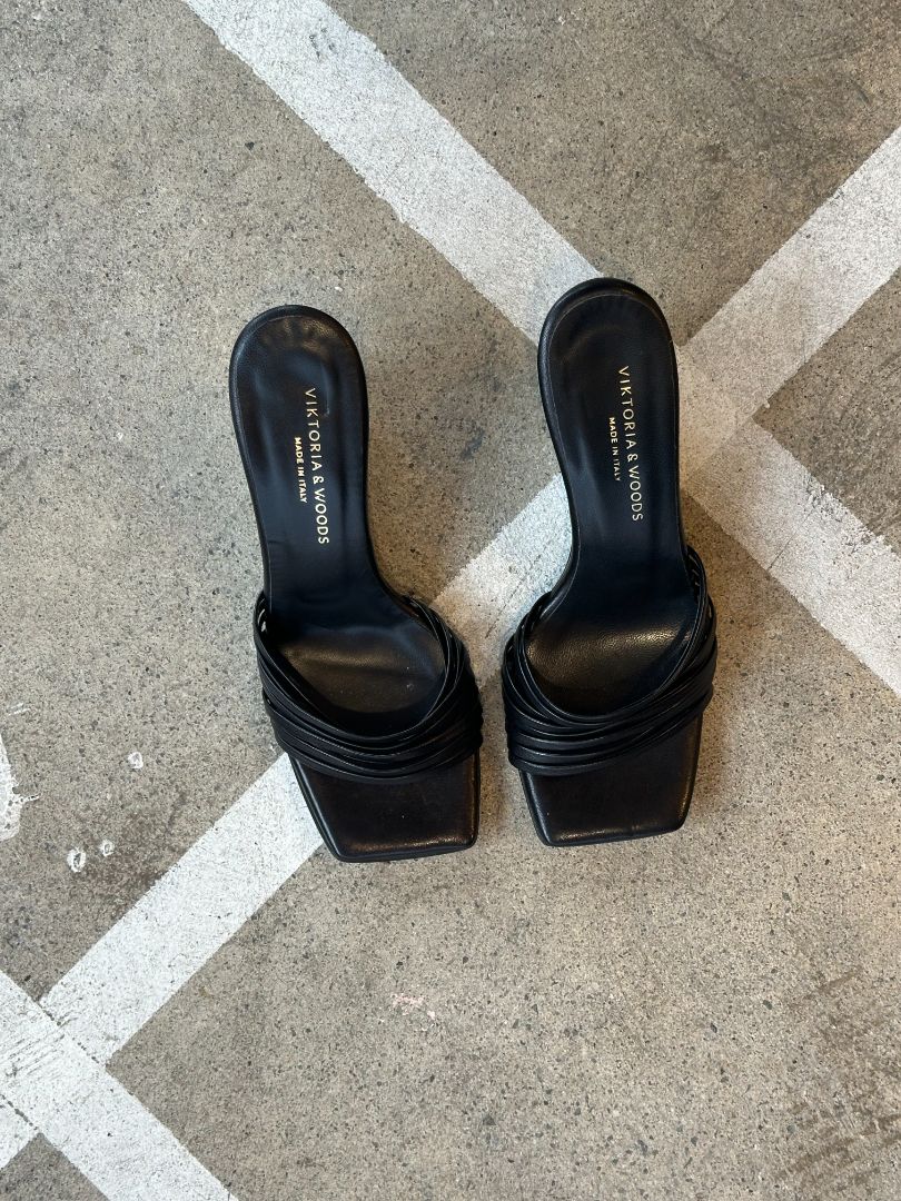 VIKTORIA & WOODS Heels, 37