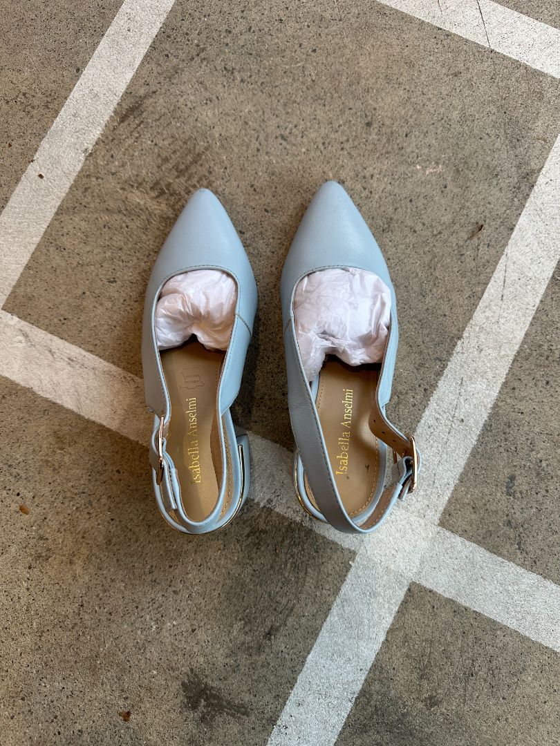 Isabella Anselmi Heels, 35