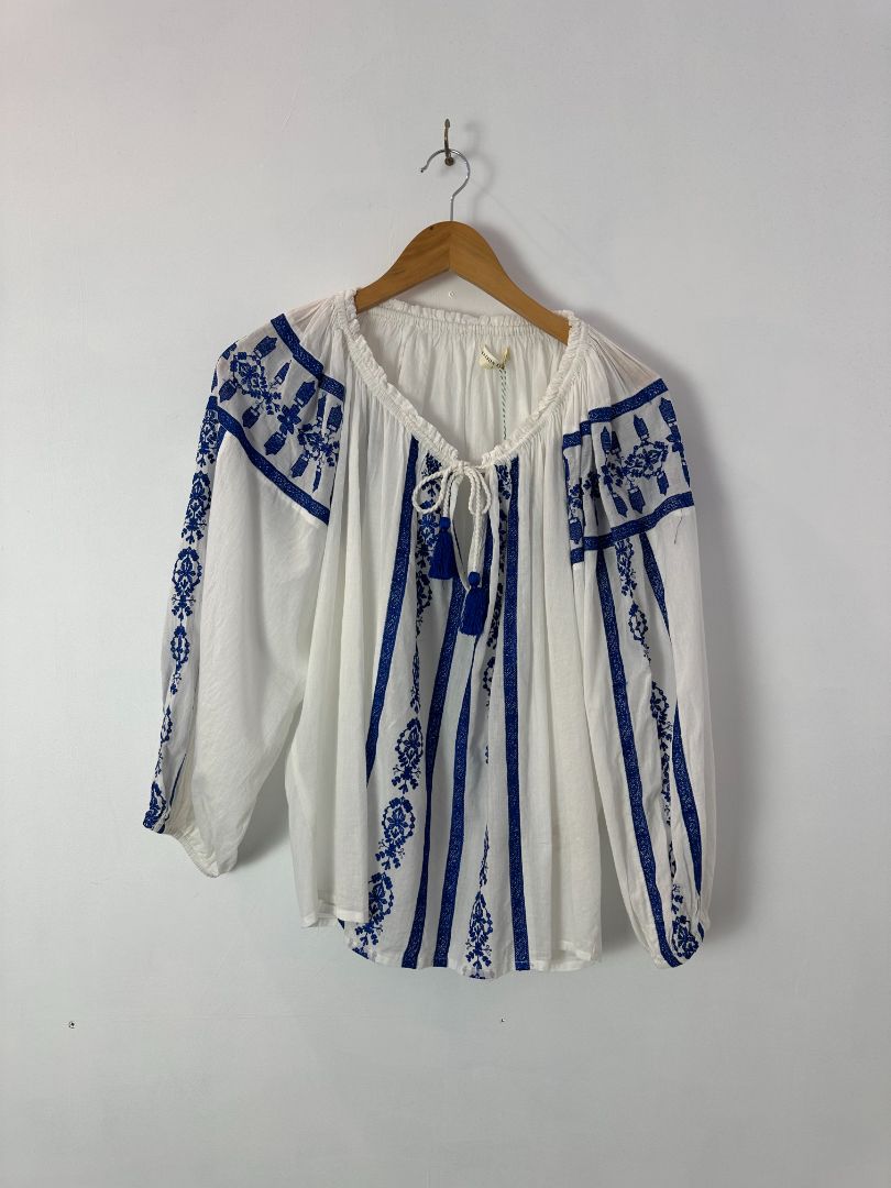 Maison Hotel Blouse, S