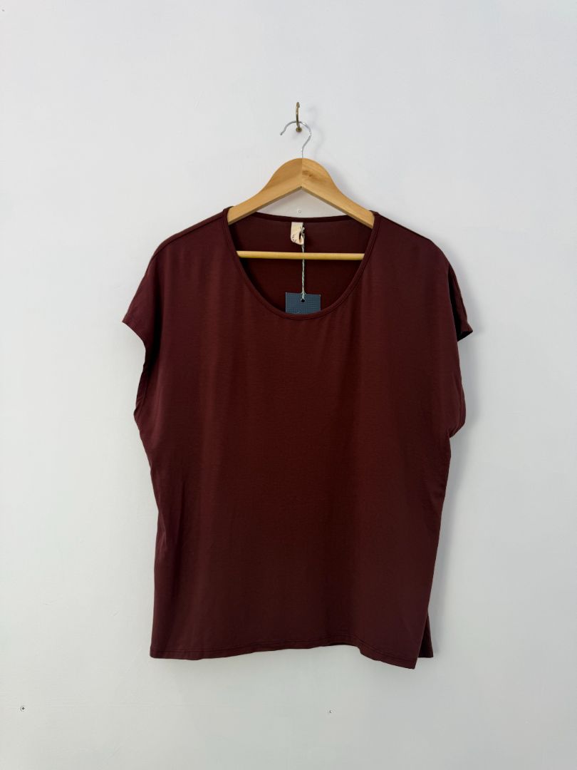 Neche Tee, L