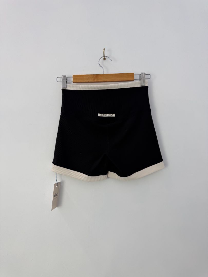 Lorna Jane Shorts, S