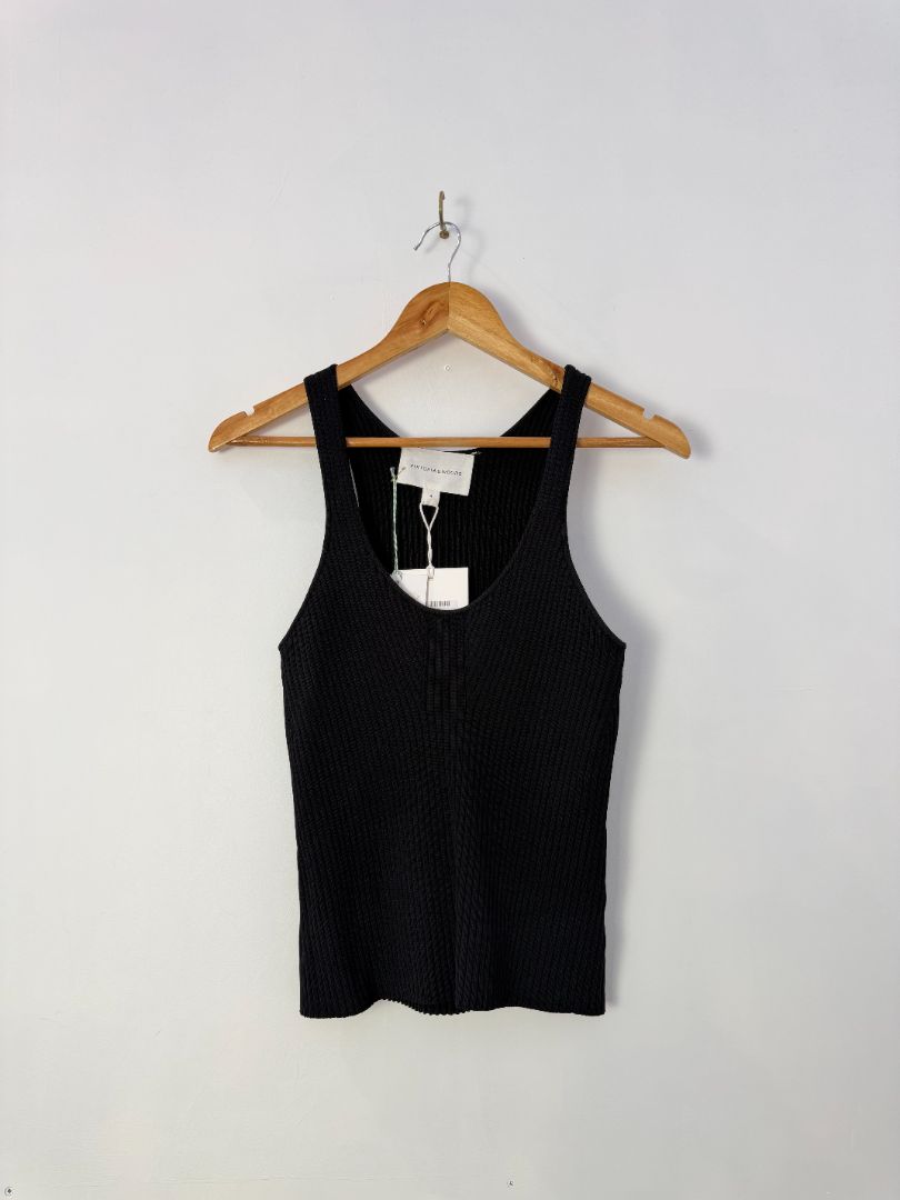 VIKTORIA & WOODS Tank, 4