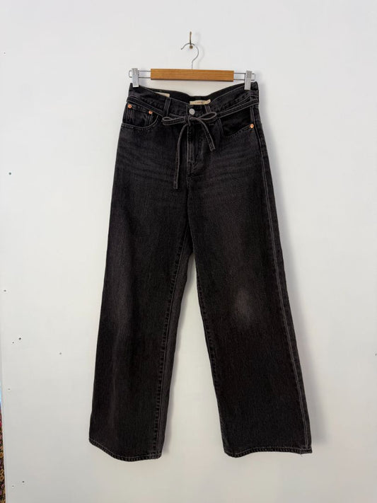 Levis Strauss & Co. Jeans, 24