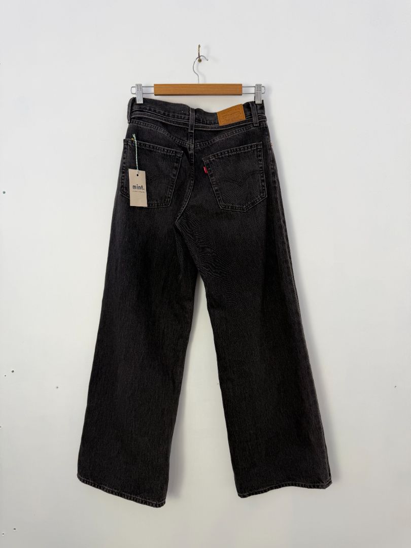 Levis Strauss & Co. Jeans, 24